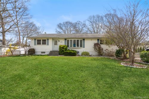 199 Concord Rd, Shirley, NY, 11967-3220 | Card Image