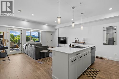 306-1220 Pacific Ave, Kelowna, BC, V1Y5T7 | Card Image