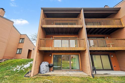 48315 Bayshore Dr, Van Buren Township, MI, 48111-4604 | Card Image