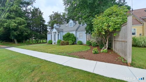 914 S Pine Creek Rd, Fairfield, CT, 06824-6348 | Card Image