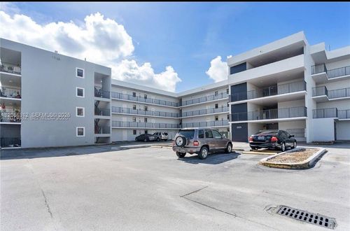 311-5825 W 25th Ct, Hialeah, FL, 33016-4468 | Card Image