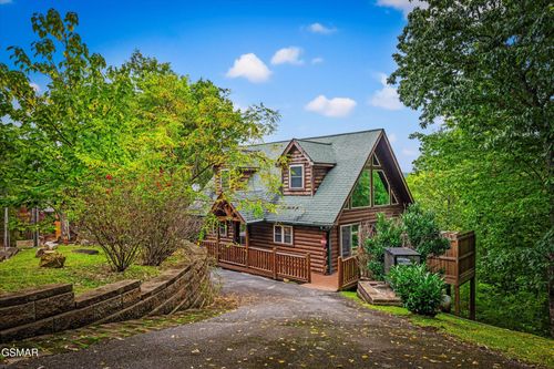 4160 Chamberlain Ln, Sevierville, TN, 37862-8158 | Card Image