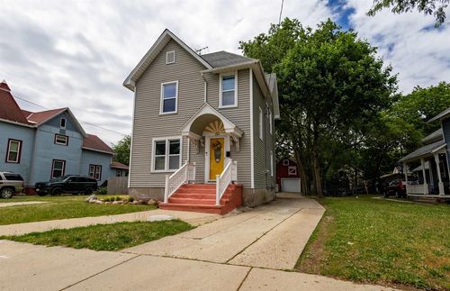 816 Bluff St, Beloit, WI, 53511-5254 | Card Image