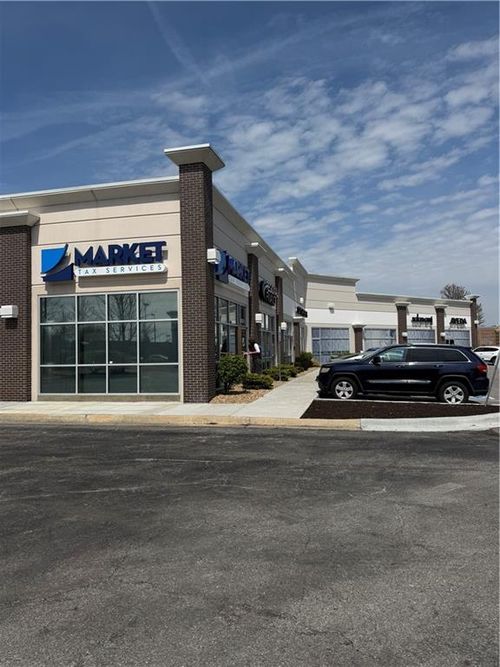 18920 E Valley View, Unit H Parkway, Independence, MO, 64055 | Card Image