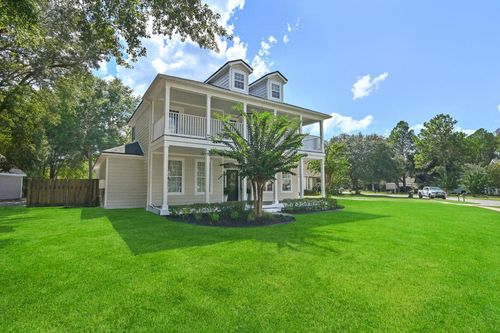 202 Concert Ct, Freeport, FL, 32439-2468 | Card Image