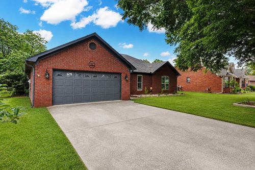 8 Jonathan Dr, Conway, AR, 72032-4518 | Card Image
