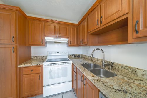 apt-403-2555 Ne 11th St, Fort Lauderdale, FL, 33304-3210 | Card Image