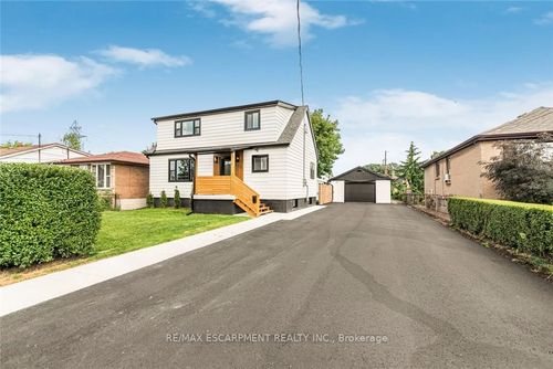 588 Barnaby St, Hamilton, ON, L8H6T9 | Card Image
