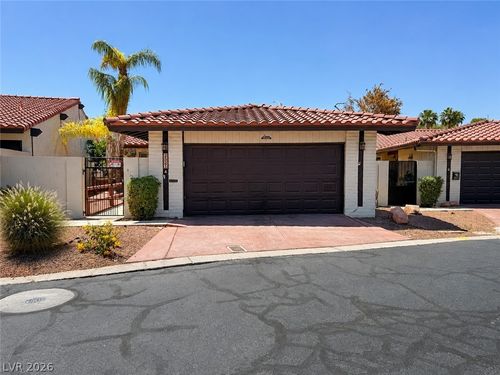 2521 Swan Ln, Las Vegas, NV, 89121-5231 | Card Image
