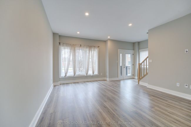 25 - 33 Jarvis St, House attached with 3 bedrooms, 3 bathrooms and 1 parking in Brantford ON | Image 9