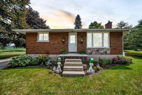 5427 Perth Rd 178, Perth, ON, N0G2P0 | Card Image