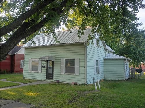 119 W 3rd St, Stanberry, MO, 64489-1111 | Card Image