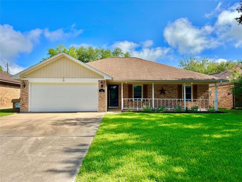 45 Alexander Ct, Angleton, TX, 77515-3773 | Card Image