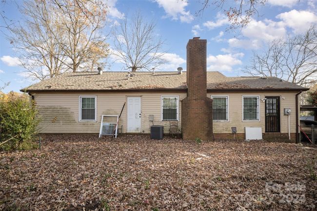 6619 The Plz, House other with 3 bedrooms, 2 bathrooms and null parking in Charlotte NC | Image 6