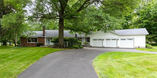 24 Countryside Rd, Fairport, NY, 14450-2830 | Card Image