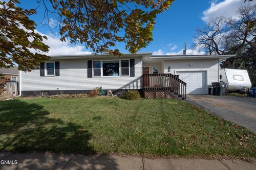 130 College Ave, Dickinson, ND, 58601-4630 | Card Image