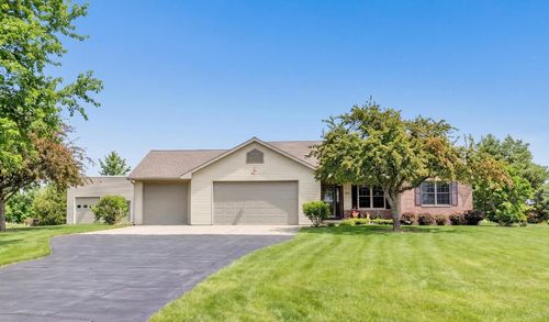 1072 Traboh Court, Hobart, WI, 54115 | Card Image
