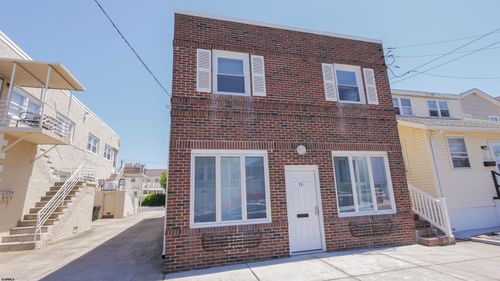 11 S Washington Ave, MARGATE CITY, NJ, 08402-2301 | Card Image