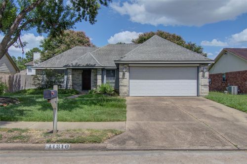 11810 Stone Bridge Dr, Houston, TX, 77064-1427 | Card Image