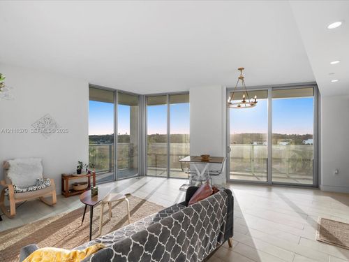404-2000 Metropica Way, Sunrise, FL, 33323-3217 | Card Image