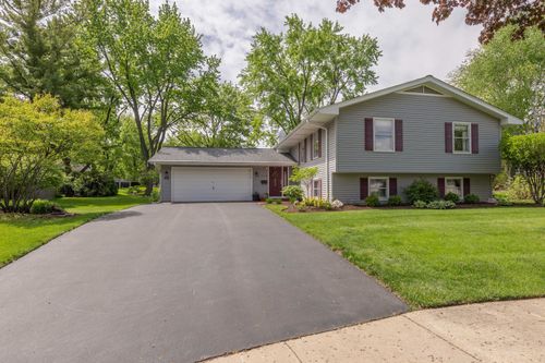 520 15th Ct, St. Charles, IL, 60174-3652 | Card Image