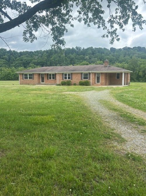 1369 Old Campbellsville Rd, Pulaski, TN, 38478-7534 | Card Image