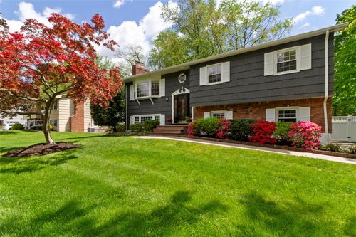 22 Farmhouse Rd, Congers, NY, 10920-1813 | Card Image