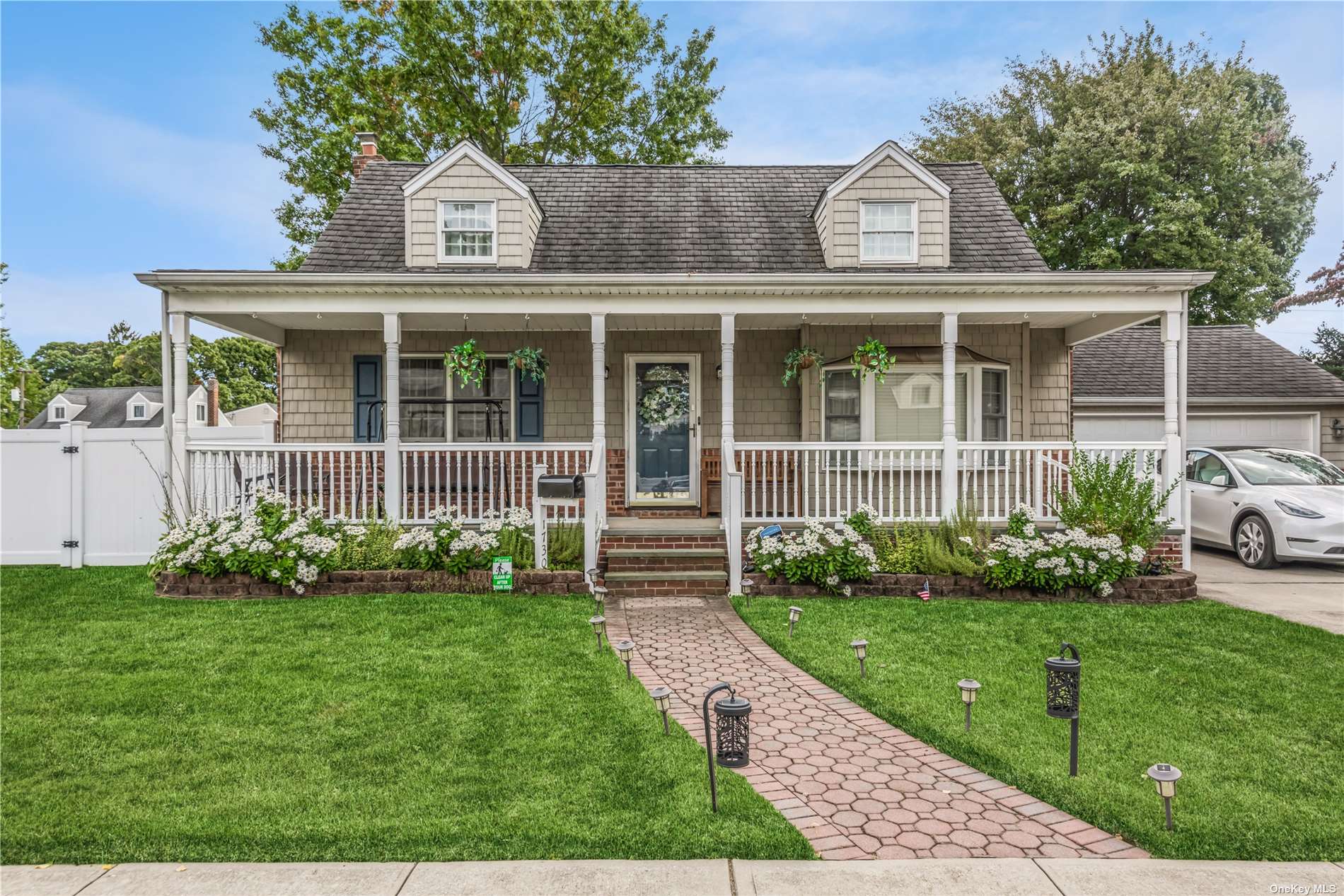 Francis Dr, East Meadow, NY 11554