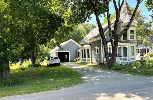 25 Elm Street, Newport, ME, 04953 | Card Image