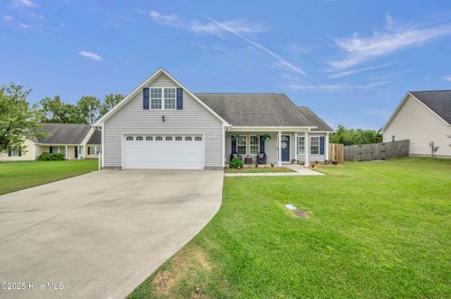 306 Otter Creek Ct, Richlands, NC, 28574-8440 | Card Image