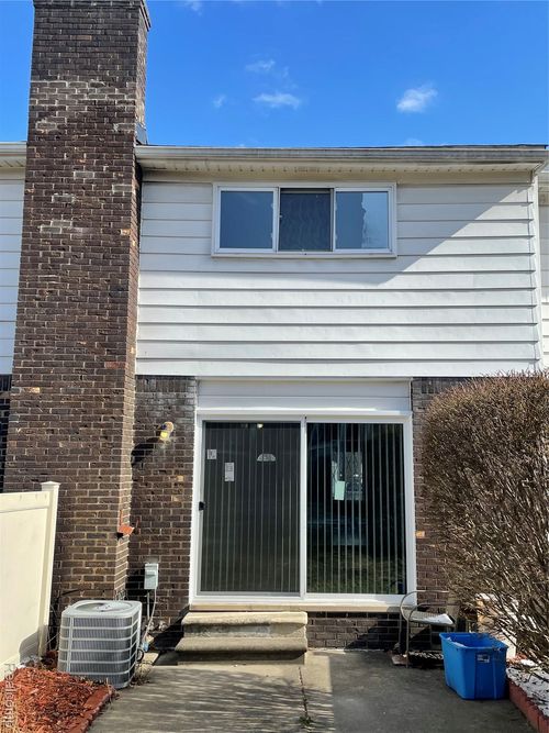 13958 Champagne Dr, Sterling Heights, MI, 48312-2420 | Card Image