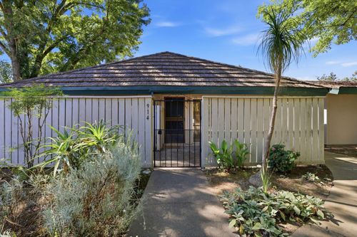 914 Roundtree Court, Sacramento, CA, 95831 | Card Image