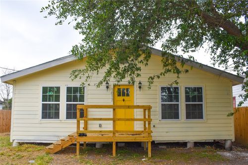 1017 Illinois St, Robstown, TX, 78380-3407 | Card Image
