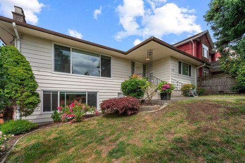 535 Holdom Ave, Burnaby, BC, V5B3V3 | Card Image