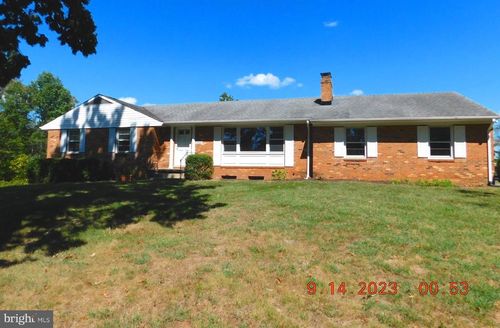 8691 Old Dumfries Rd, CATLETT, VA, 20119-1943 | Card Image