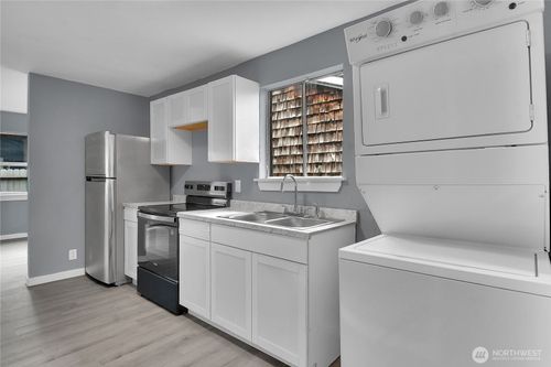 324 26th Avenue S, Seattle, WA, 98144 | Card Image