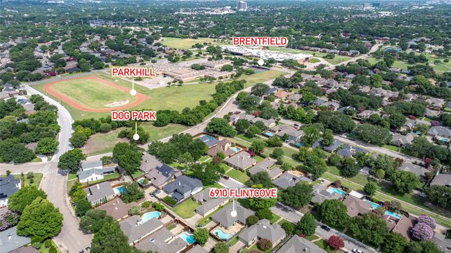 6910 Flintcove Dr, House other with 4 bedrooms, 3 bathrooms and null parking in Dallas TX | Image 37