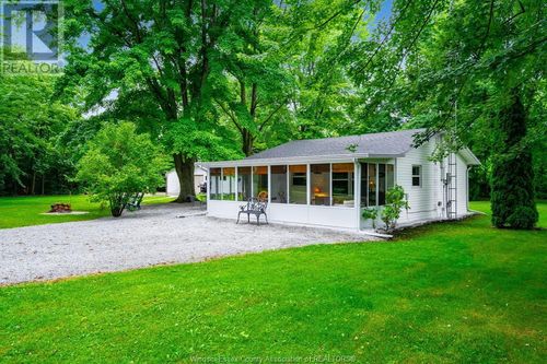 1031 E West Rd, Pelee Island, ON, N0R1M0 | Card Image