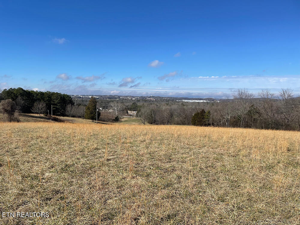 Maple Valley Rd, Morristown, TN 37813