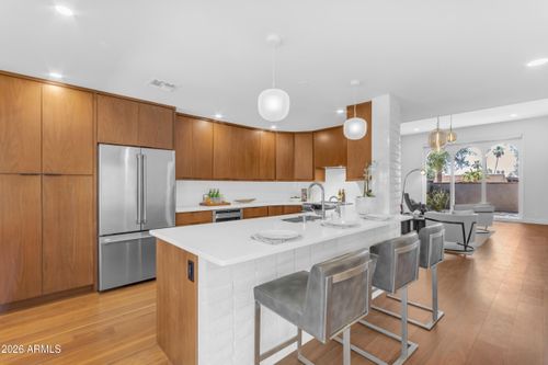 3736 E Montecito Ave, Phoenix, AZ, 85018-4006 | Card Image