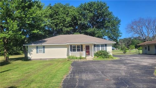 610 N West St, Arma, KS, 66712-9527 | Card Image