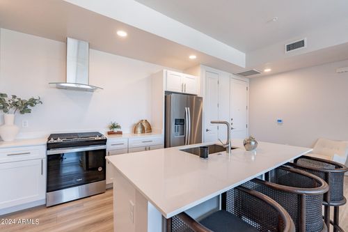 5022-3131 N Central Ave, Phoenix, AZ, 85012-2789 | Card Image