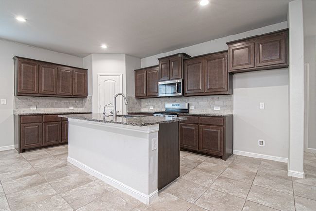 7001 Mcpherson Ln, House other with 4 bedrooms, 3 bathrooms and 2 parking in Midland TX | Image 4