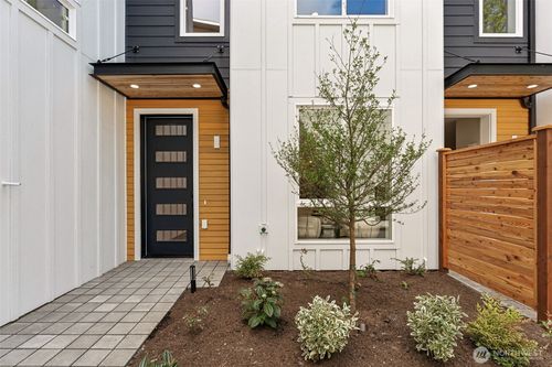b-3449 California Ave Sw, Seattle, WA, 98116-3306 | Card Image