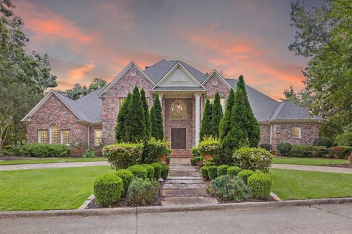 37 Chenal Cir, Little Rock, AR, 72223-9567 | Card Image