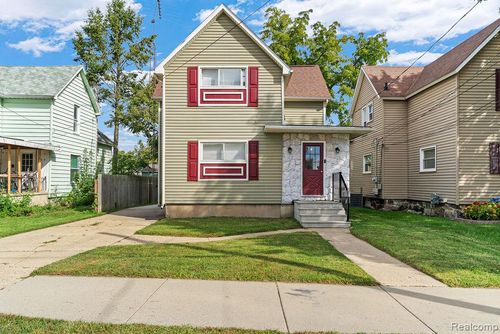 102 Elm St, Durand, MI, 48429-9055 | Card Image