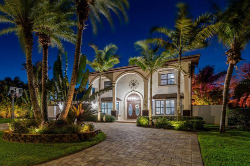 10127 Paradise Blvd, TREASURE ISLAND, FL, 33706-3116 | Card Image