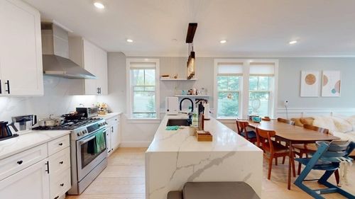 3-83 Alpine St, Somerville, MA, 02144-2624 | Card Image