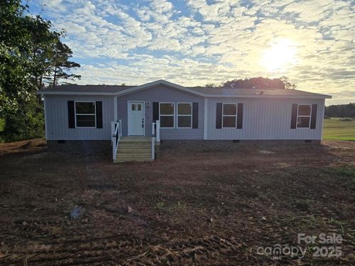 538 Eagle Mills Rd, Hamptonville, NC, 27020-7261 | Card Image