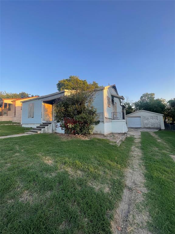 Burton Ave, Fort Worth, TX 76105